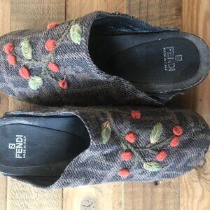 vintage Fendi clog, size 41. made in Italy signature FF logo with embroidery